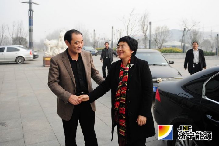 拼搏在线官方网站-拼搏（中国）
市政协领导到拼搏在线官方网站-拼搏（中国）公司看望市政协国资委、驻济企业组委员