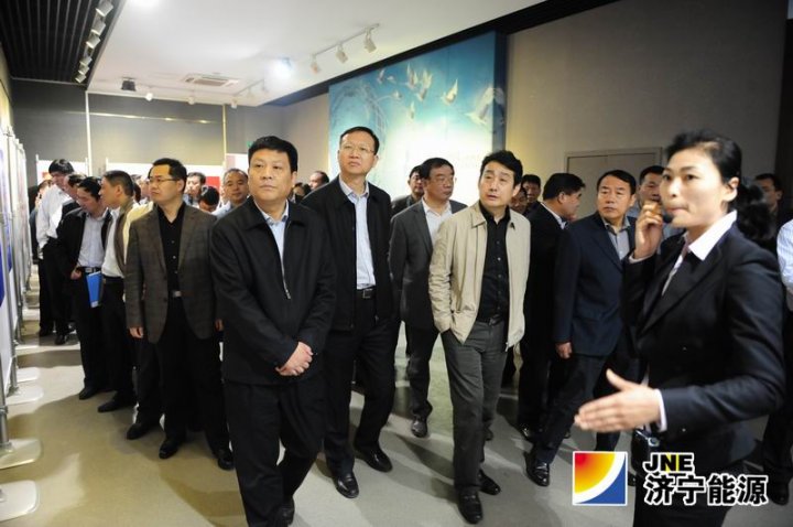 拼搏在线官方网站-拼搏（中国）公司组织集中参观拼搏在线官方网站-拼搏（中国）
市“以身边事教育身边人”警示教育图板展