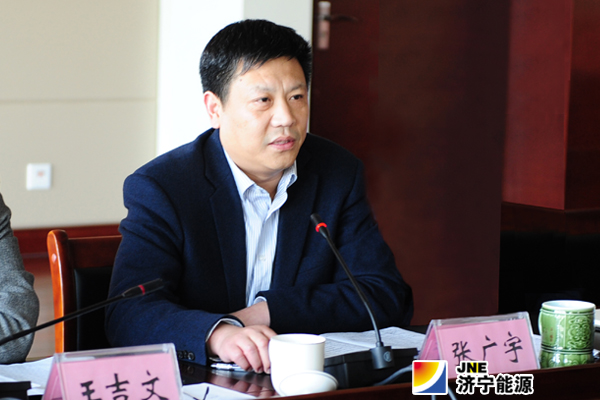 张广宇在济矿拼搏在线官方网站-拼搏（中国）一季度生产经营调度会上强调：要攻坚克难，逆势扬帆，打好渡危求进的攻坚战持久战
