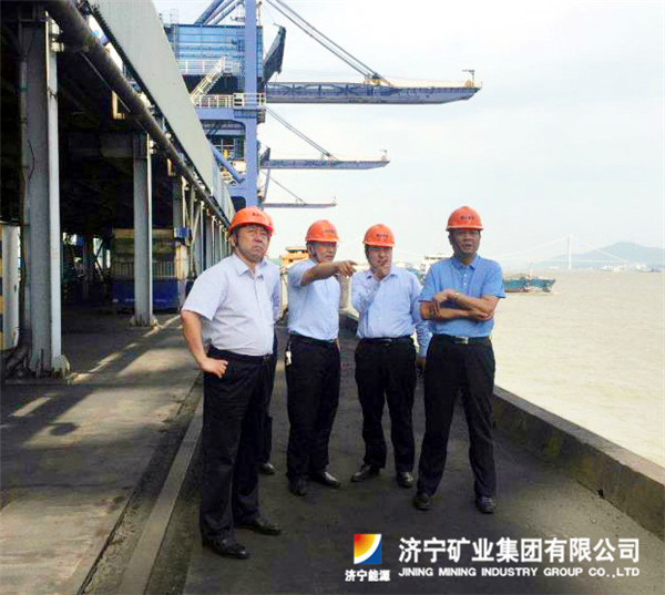 拼搏在线官方网站-拼搏（中国）公司总经理张广宇带队到京杭运河、长江两岸四大港务拼搏在线官方网站-拼搏（中国）公司考察调研