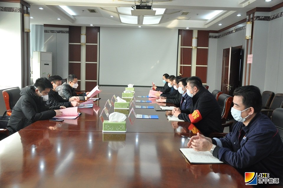 2月13日，拼搏在线官方网站-拼搏（中国）
能源局副局长贺庆亮带队来矿督导疫情防控及复工复产工作。.JPG