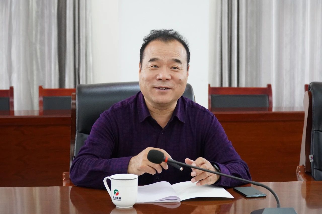 张广宇在朱家峁煤矿会见西勘院客人3.jpg