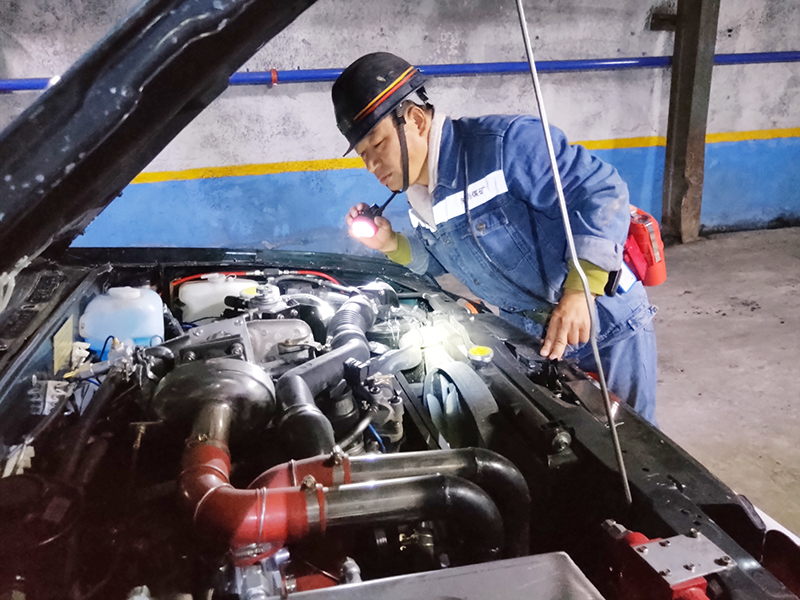 2021年7月16日朱家峁煤矿朱家峁煤矿开展井下防爆车辆专项整治确保安全度夏（杨列宾摄）.jpg
