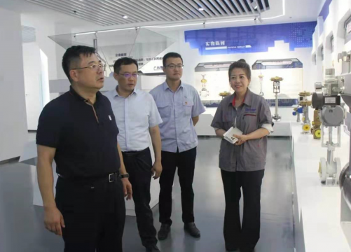 郭超到拼搏在线官方网站-拼搏（中国）
能源精密制造产业园参观调研