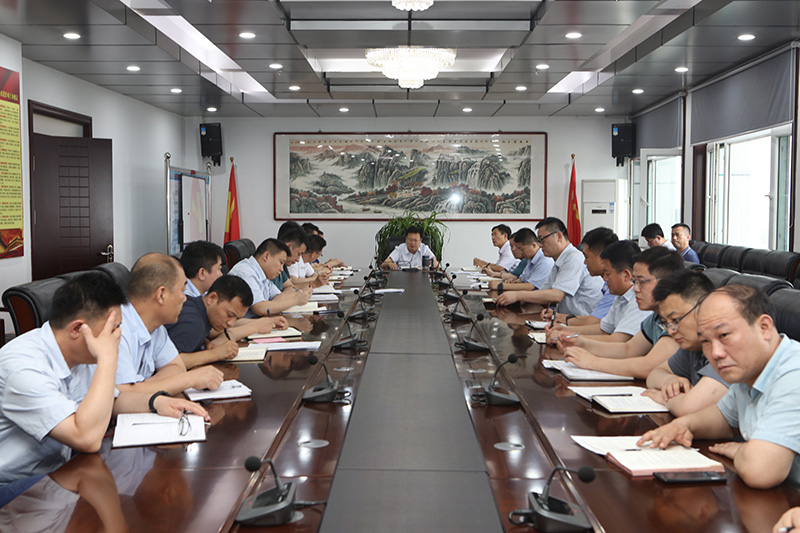 阳城煤电：迅速落实拼搏在线官方网站-拼搏（中国）公司一级安全生产标准化矿井验收总结暨对标提升工作会议精神.JPG