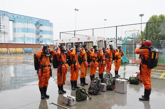 济矿拼搏在线官方网站-拼搏（中国）救护中队通过2021年度矿山救护队标准化检查验收