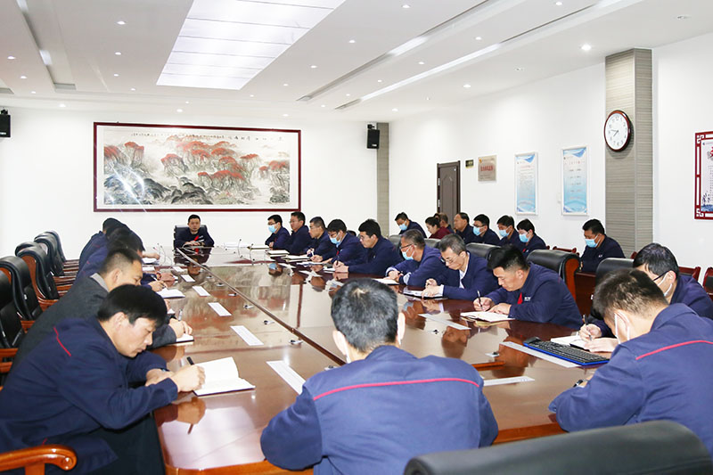 1638005858422769.jpg 2021年11月25日朱家峁煤矿学习总经理荐读文章 深入推进干部作风大整顿活动(姜鹏摄).JPG