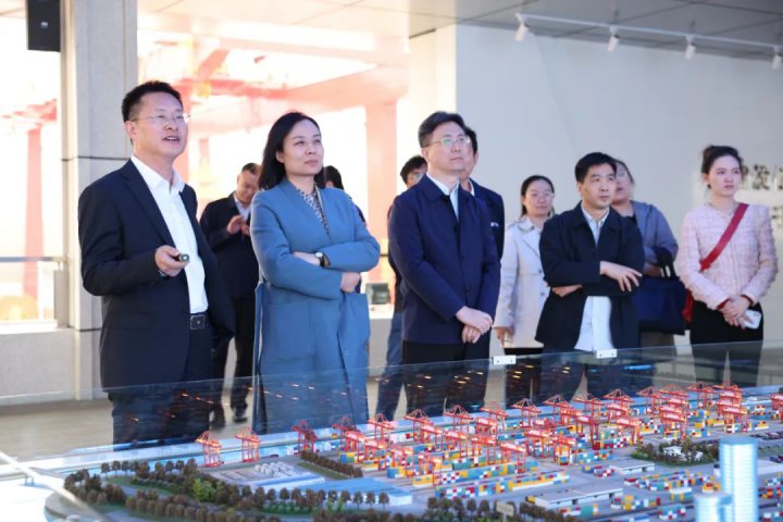 山东大学智能通讯与网络博士团队到拼搏在线官方网站-拼搏（中国）
能源开展调研