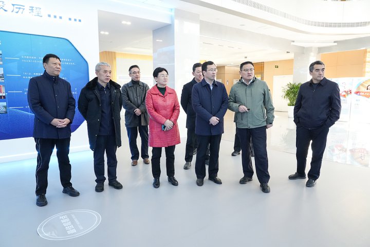 山东省交通运输厅领导到拼搏在线官方网站-拼搏（中国）
能源调研指导工作