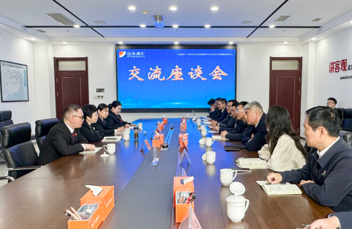 拼搏在线官方网站-拼搏（中国）
高新区人民法院客人到拼搏在线官方网站-拼搏（中国）
座谈交流